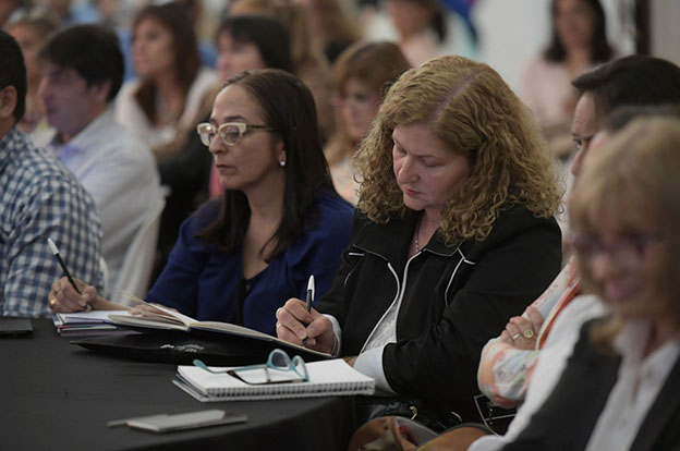 Los Institutos Superiores de Formación Docentes se autoevaluarán