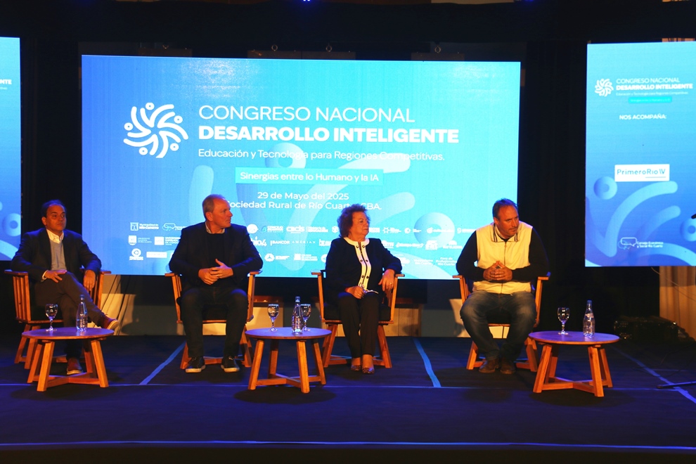 Río Cuarto fue sede del Congreso Nacional sobre Educación, Tecnología e <b>Inteligencia Artificial</b> thumbnail