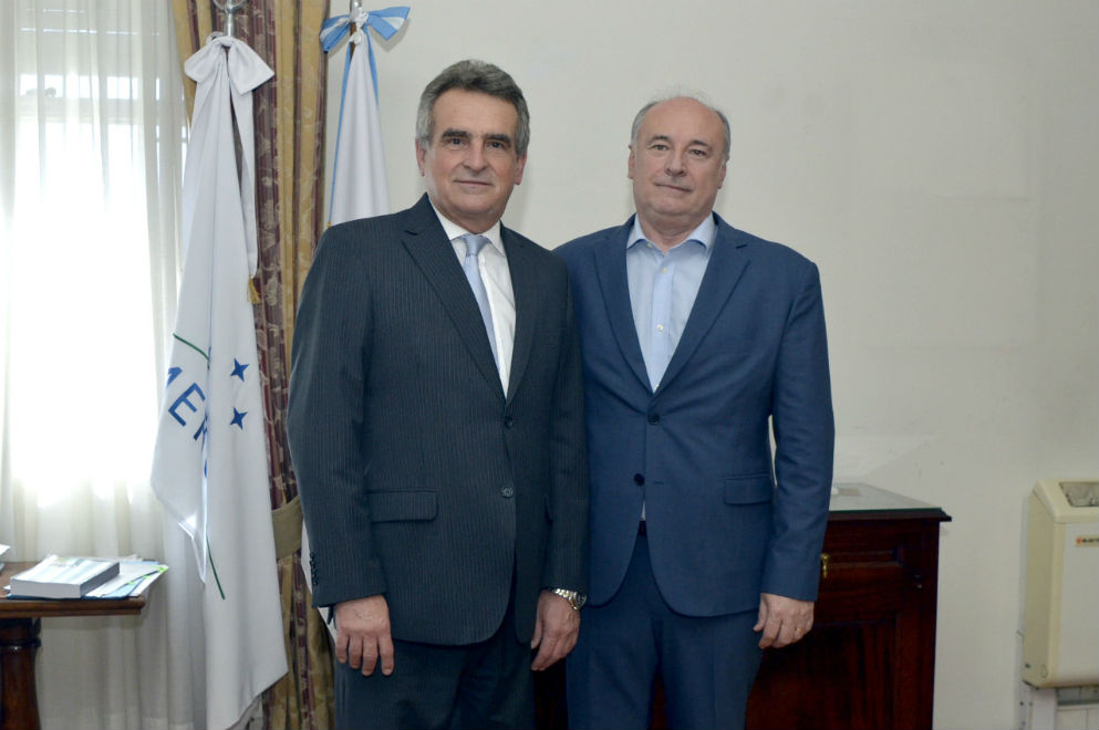 Accastello se reunió con el ministro Agustín Rossi