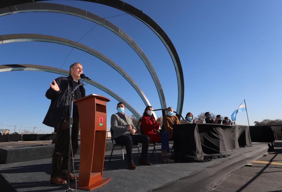 Schiaretti inauguró el nuevo puente entre Villa María y Villa Nueva