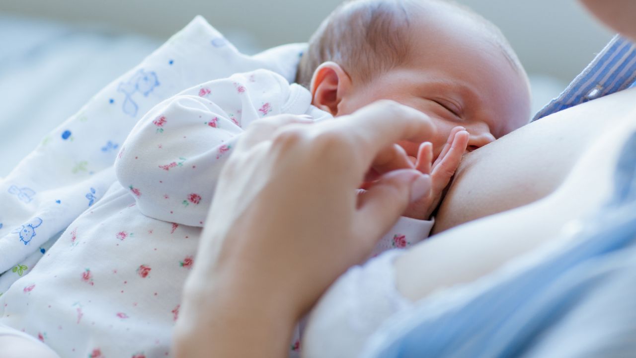 La donación de leche materna garantiza beneficios a bebes prematuros - Web  de Noticias - Gobierno de Córdoba