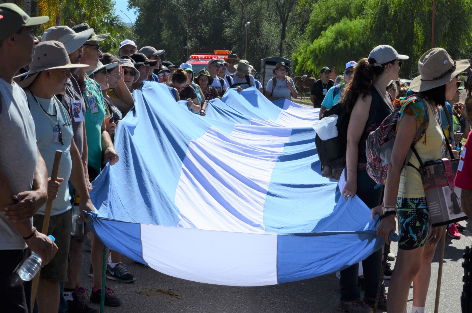 Más de 500 peregrinos marchan hacia Cura Brochero • Canal C