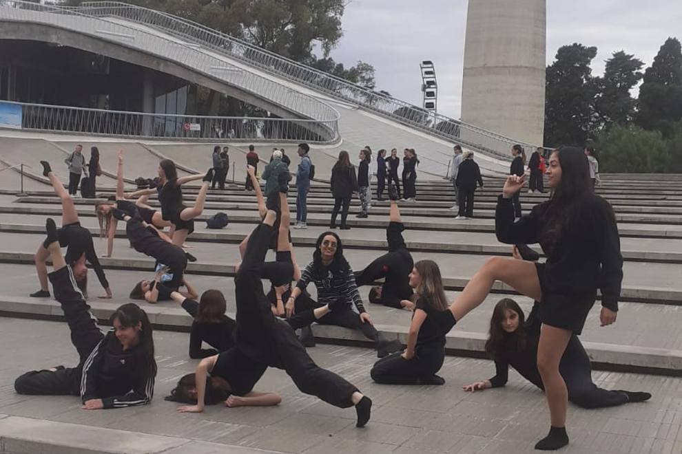 En el Día de la Danza, 85 bailarines coparán el Faro del Bicentenario • Canal C