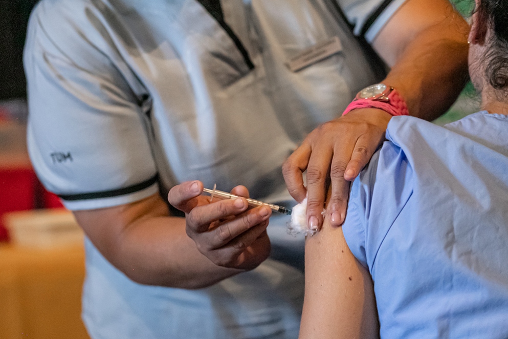 Siguen los operativos de vacunación “extramuros”