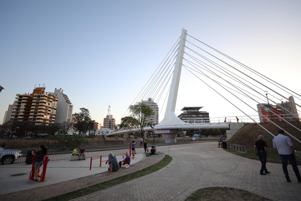 Inauguraron  el nuevo puente peatonal “450 Aniversario” en el Parque Las Heras-Elisa