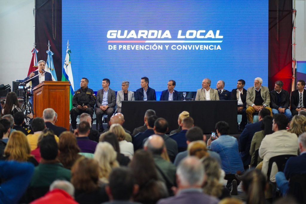Río Cuarto: llaryora presentó la Guardia de Prevención y anunció obras por 785 millones para escuelas