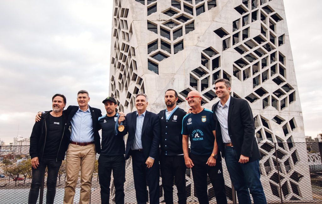 Llaryora recibió al campeón olímpico José “Maligno” Torres